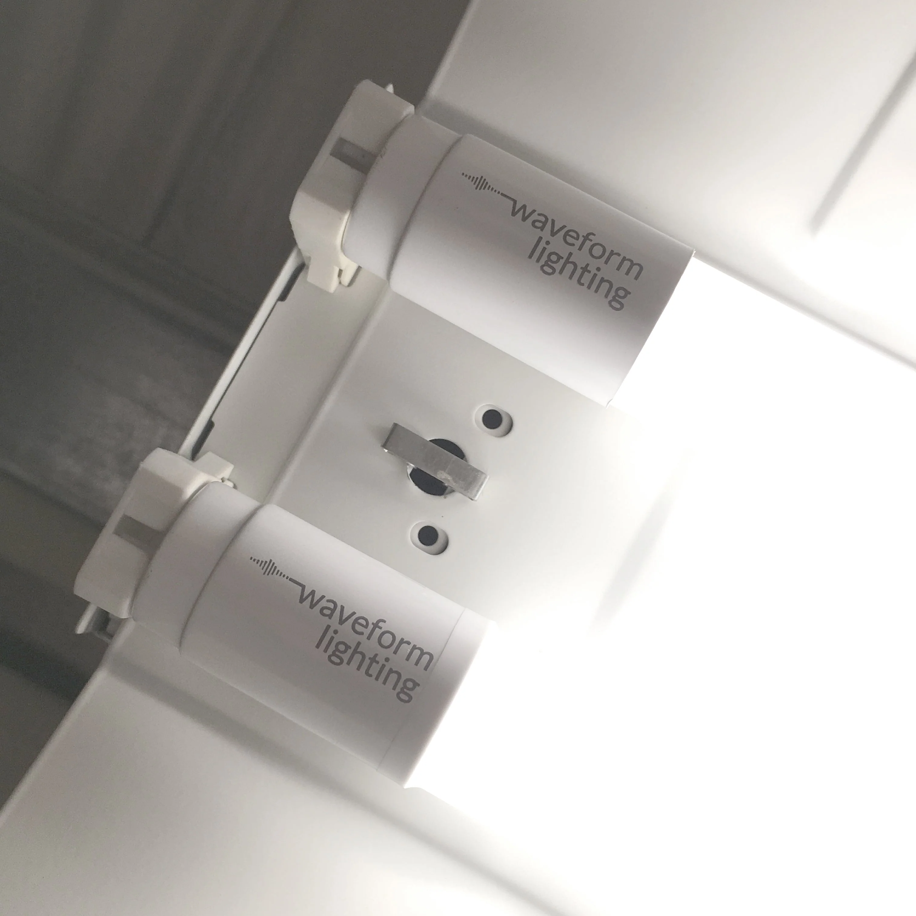 D50 Lighting™ 5000K T8 LED Tube Lights for Color Matching (ISO3664:2000) - Image 3