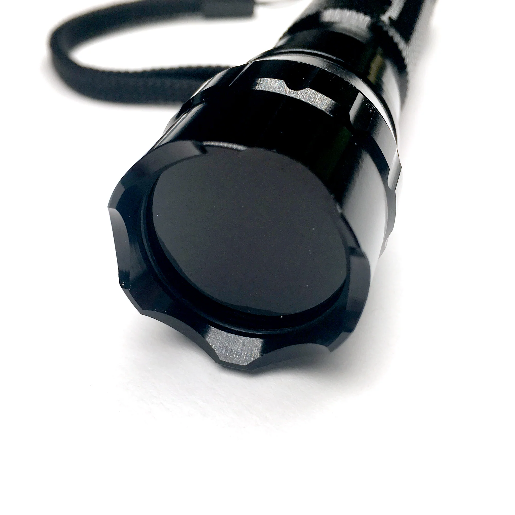 realUVâ„¢ LED Flashlight with BLACKOUTâ„¢ Filter Technology - Image 3