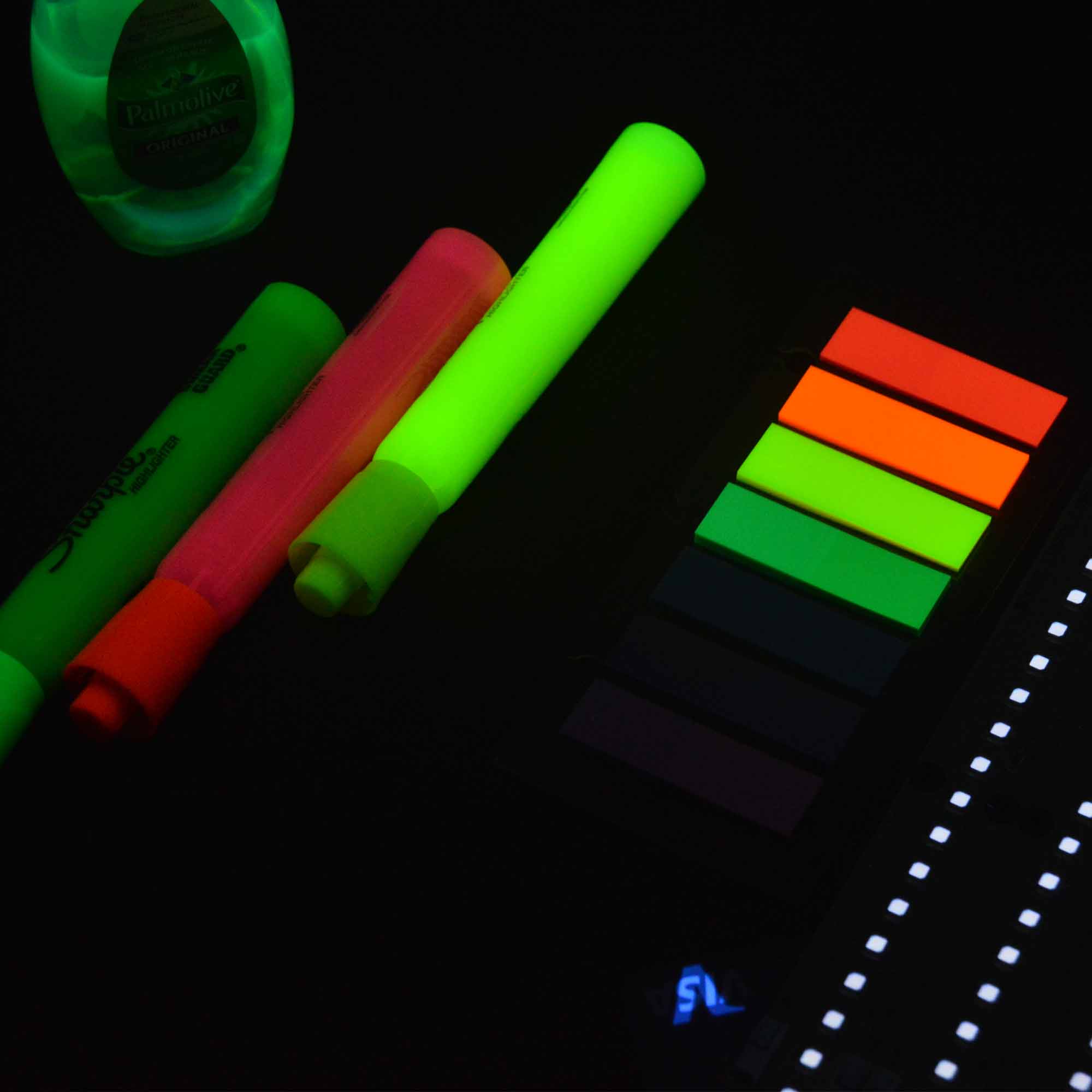 realUV⢠LED Flood Light - Image 9