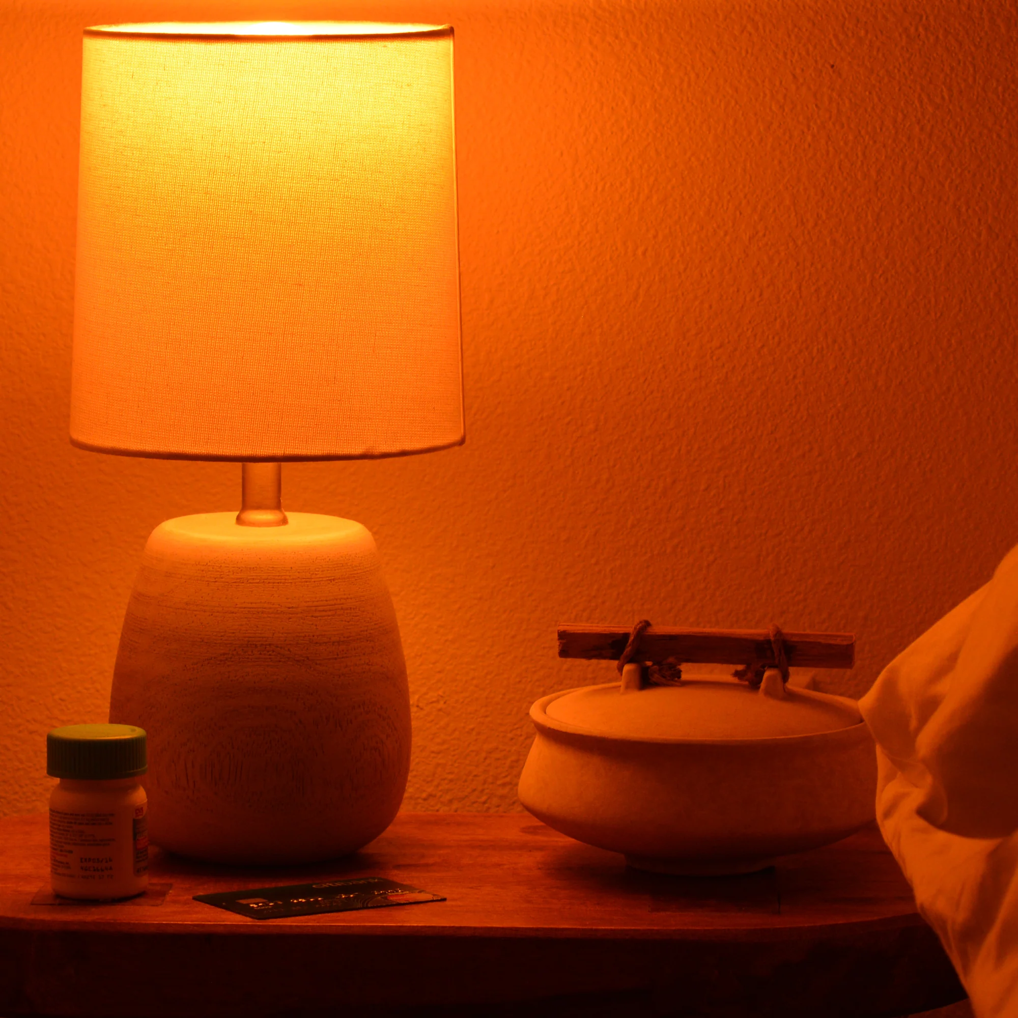 SUPERWARM™ 1700K Flicker-Free A19 10W LED Bulb - Image 4